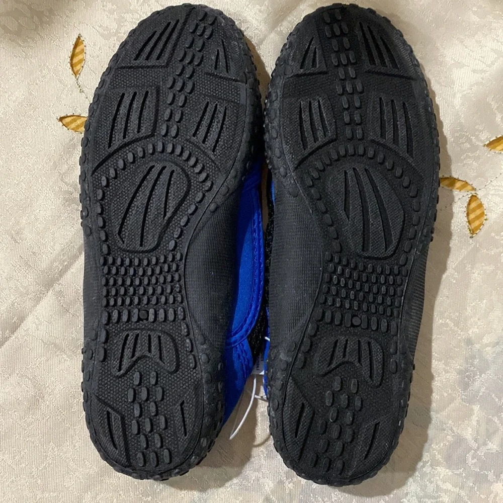 BOYS BLUE WATER SHOES SIZE 2